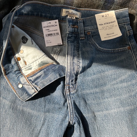Madewell 90’s straight Jean in Pacillo wash - Picture 7 of 9